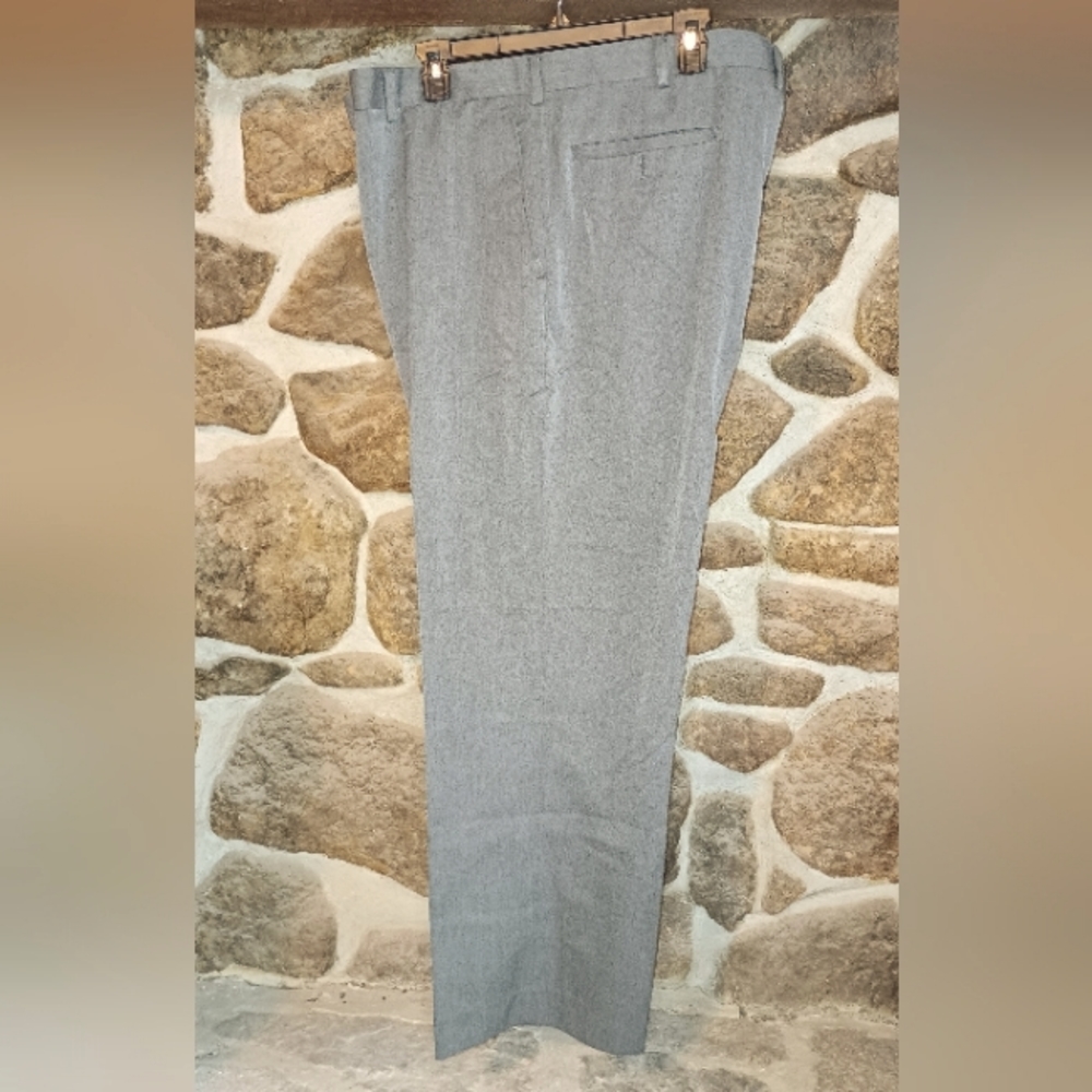 Men's Louis Raphael LR2 gray slacks 44 x 30